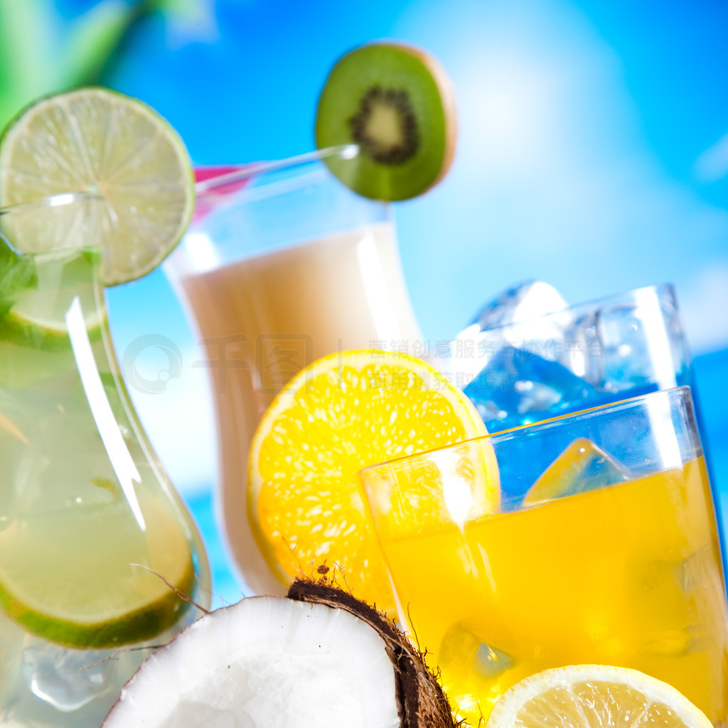 果香與醇釀的交響 探索含水果的酒精飲料世界